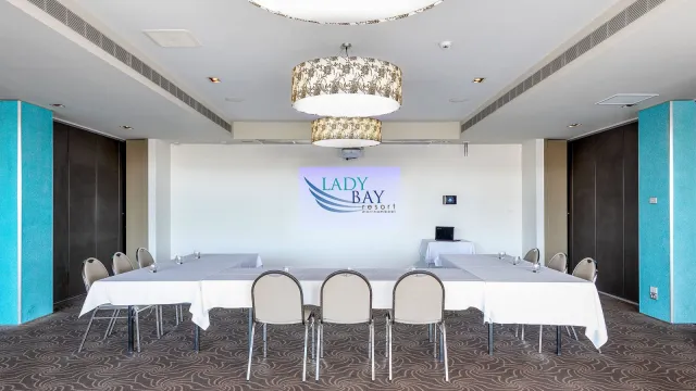 Lady Bay Resort